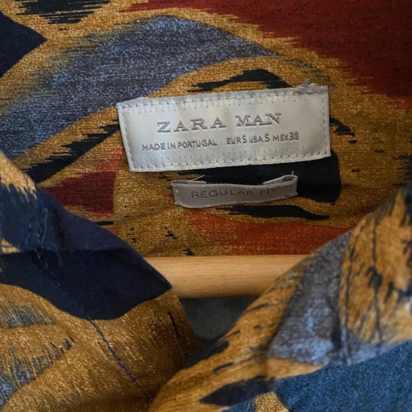 ZARA MAN BUTTON UP - Picture 2 of 2